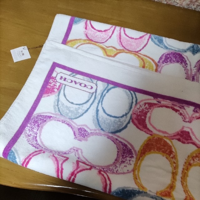 COACH - COACHビーチタオルの通販 by ﾊﾋﾟﾗｷｻﾘ‐'s shop｜コーチならラクマ