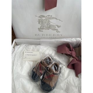 BURBERRY（スニーカー）のフリマアイテム一覧