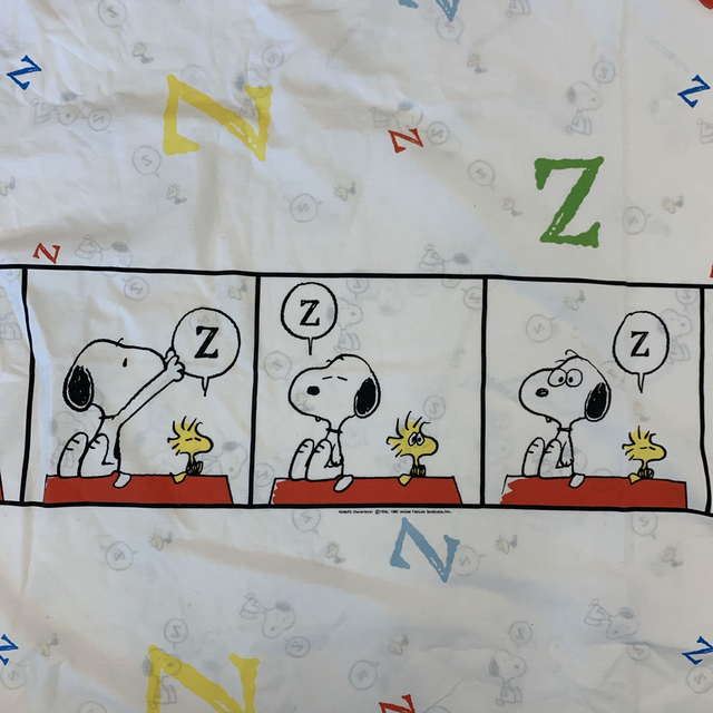 SNOOPY - 【ビンテージシーツ】スヌーピー zzz はぎれの通販 by