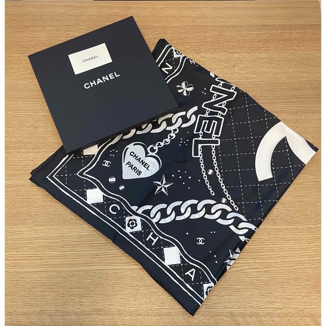 CHANEL - 【シャネル】大判スカーフの通販 by Pinky｜シャネルならラクマ