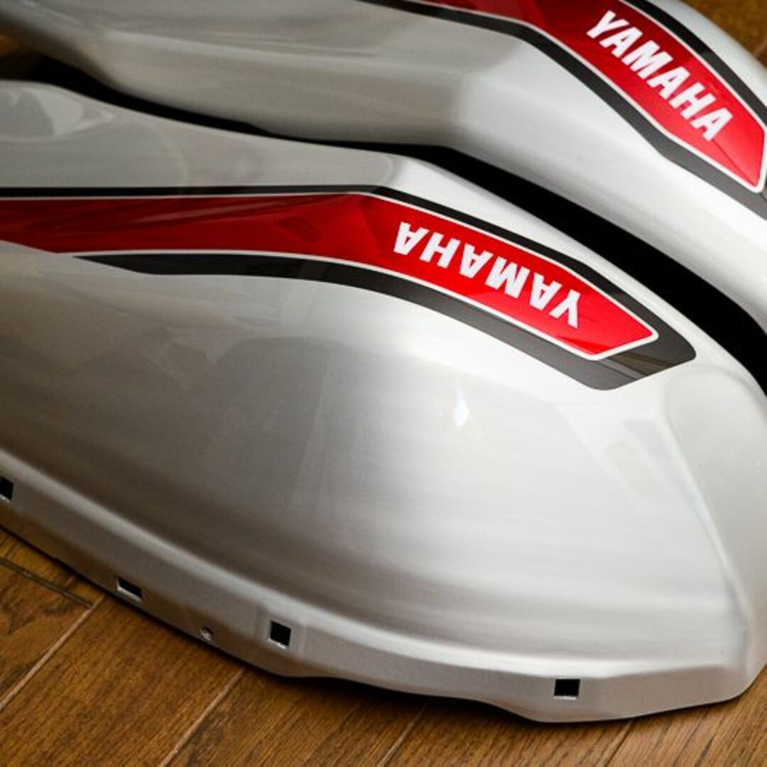 XSR700 タンクサイドカバー 美品の通販 by マルシェF's shop｜ラクマ