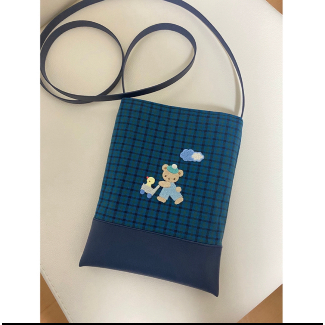 ハンドメイド ♡スマホポシェット♡ ファミリアチェック♡ ワッペン