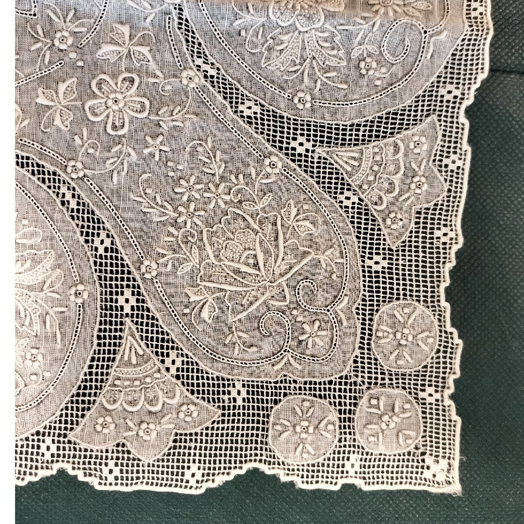 汕頭 刺繍 スワトウ ハンカチ SWATOWの通販 by ココリン's shop｜ラクマ