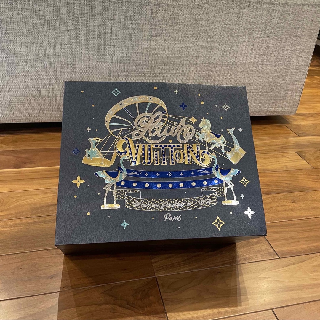 LOUIS VUITTON - ルイヴィトン ホリデー 空箱とショッパーの通販 by な