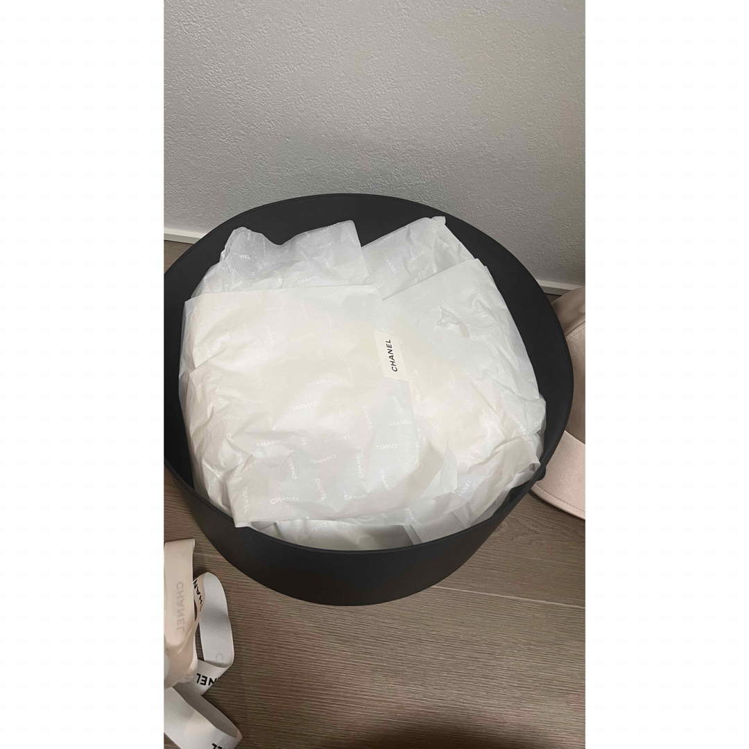 CHANEL（シャネル） キャップ ピンクベージュ パール付きCCロゴ サテン