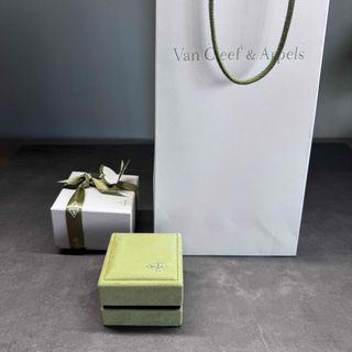 Van Cleef & Arpels（ショップ袋）のフリマアイテム一覧