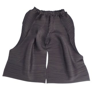 PLEATS PLEASE ISSEY MIYAKEのフリマアイテム一覧