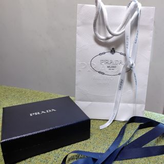 PRADA - プラダ クリスマス時期限定 ショッパー 直営店 送料込の通販