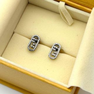 FENDI（ピアス ・ シルバー/銀色系）のフリマアイテム一覧