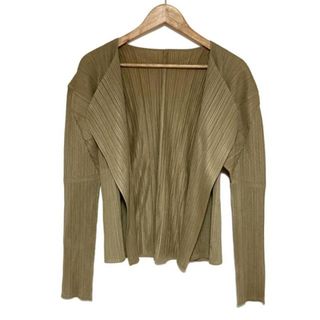 PLEATS PLEASE ISSEY MIYAKE（ベージュ系）のフリマアイテム一覧