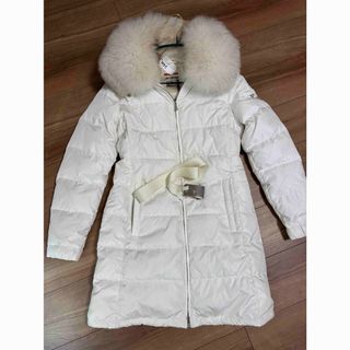 PRADA（ダウンコート ・ ホワイト/白色系）のフリマアイテム一覧