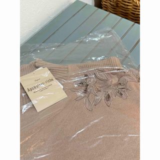 JUSGLITTY - 新品タグつき 衿ビジュークルーニットの通販 by M's shop