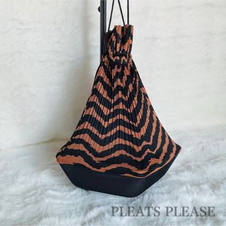 PLEATS PLEASE ISSEY MIYAKE（バッグ）のフリマアイテム一覧