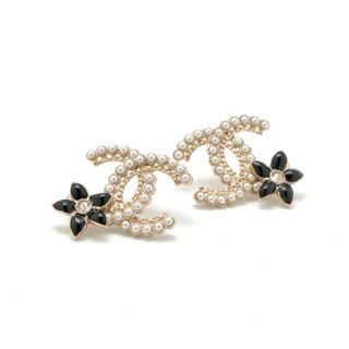 CHANEL（フラワー ・ ピアス）のフリマアイテム一覧