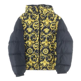VERSACE（ダウンジャケット）のフリマアイテム一覧