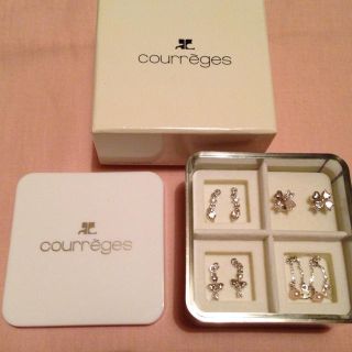 Courreges（ピアス）のフリマアイテム一覧