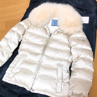 PRADA（ダウンコート ・ ホワイト/白色系）のフリマアイテム一覧