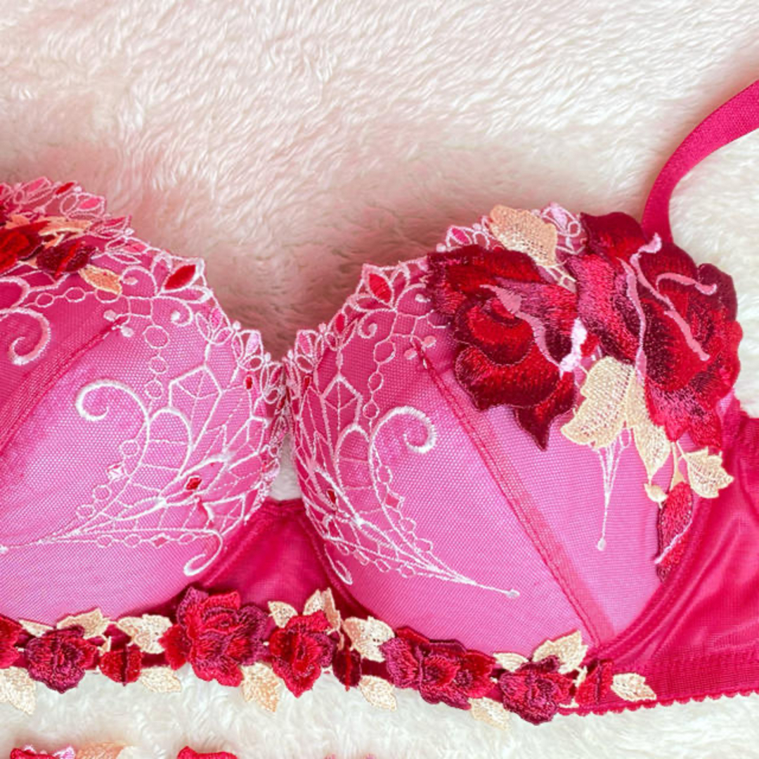 Wacoal - サルート 62グループ リガ E75&ソングM REの通販 by 春水's