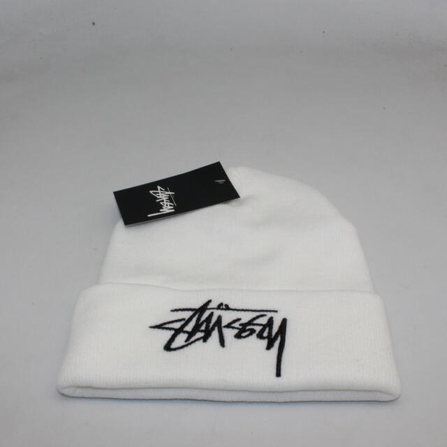 stussy ステューシー ニット帽 ロゴ刺繍 ホワイト 白の通販 by ららら