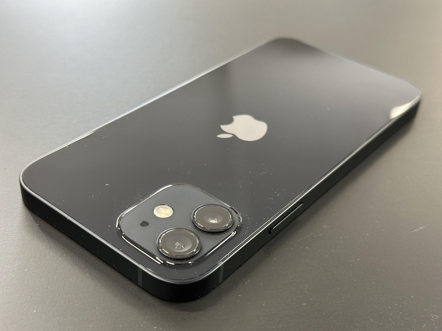 ムスビー｜Apple SIMフリー iPhone 12 64GB ブラック MGHN3J/A