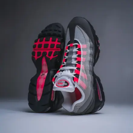 国内10月10日発売予定】 ナイキ エアマックス 95 OG ソーラー レッド