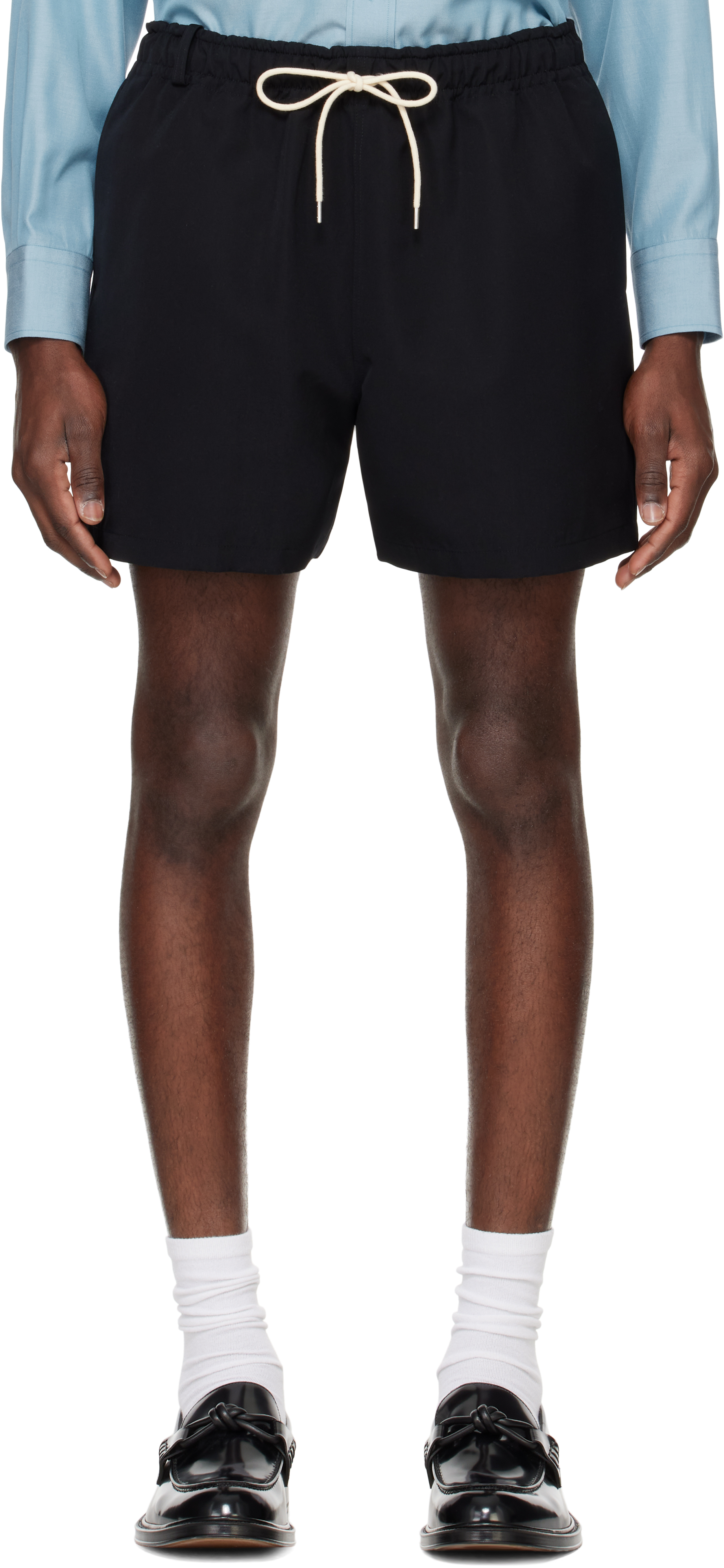 AURALEEのブラック Wool Max Canvas ショートパンツがセール中