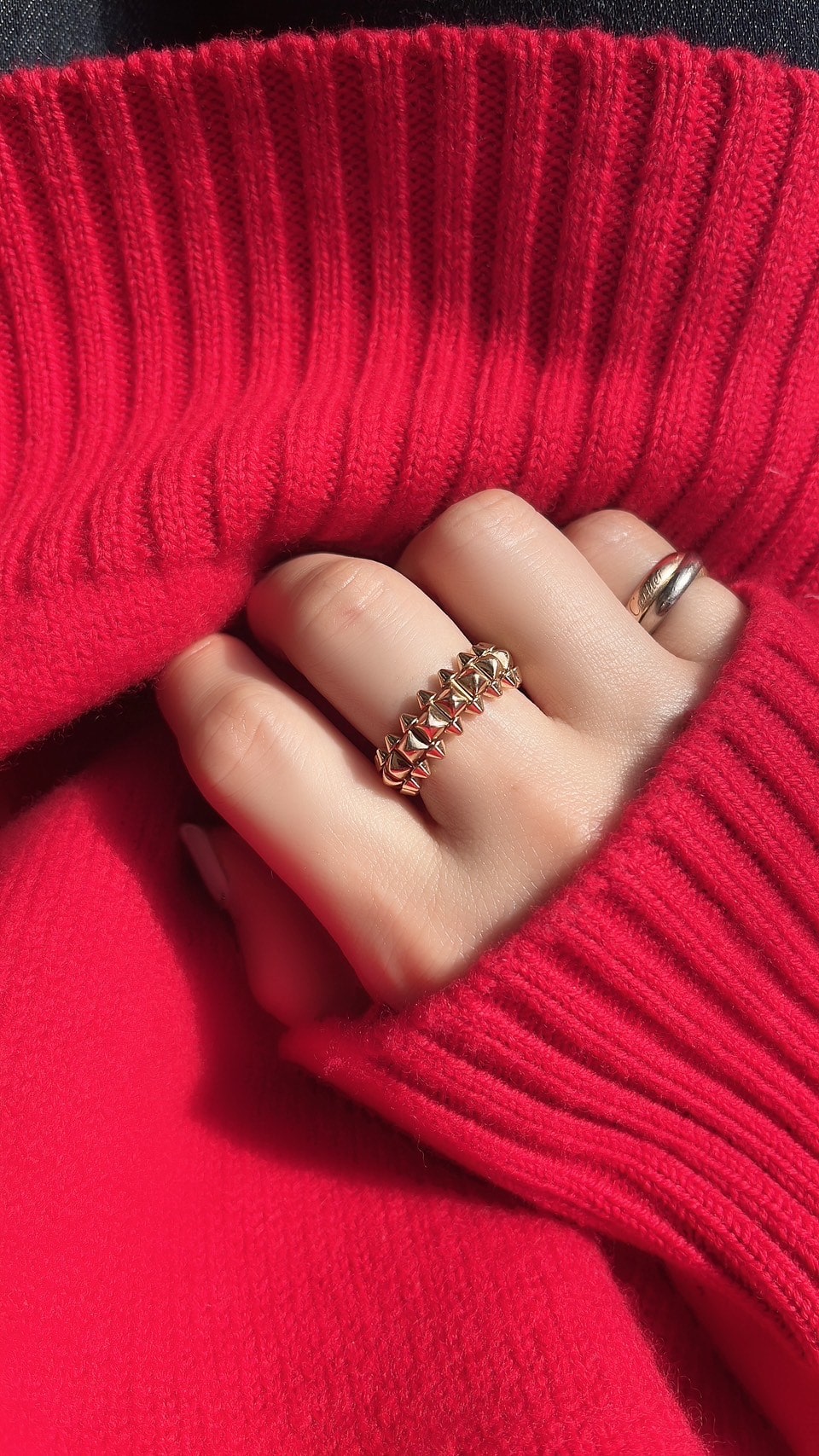 カルティエのクラッシュリングは、念願の仕事が叶ったご褒美であり