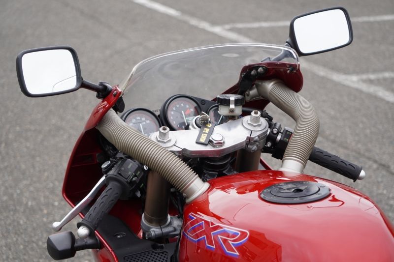 Webike+スタッフが勧める！】意外といいぞ「ZXR250」タンクのパイプは