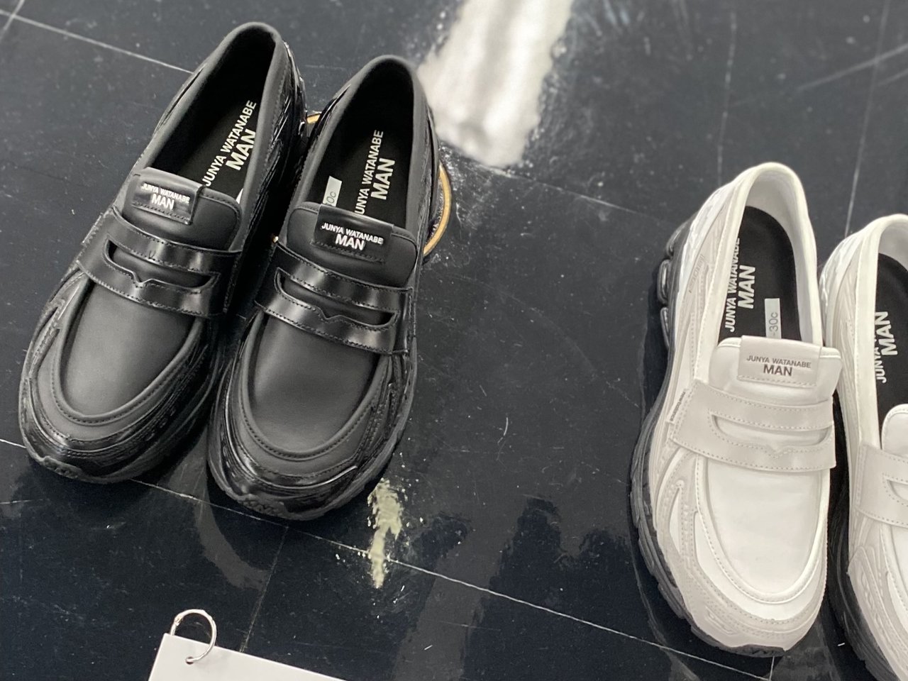 コム デ ギャルソン】速報！ ニューバランスのローファーにナイキ エア