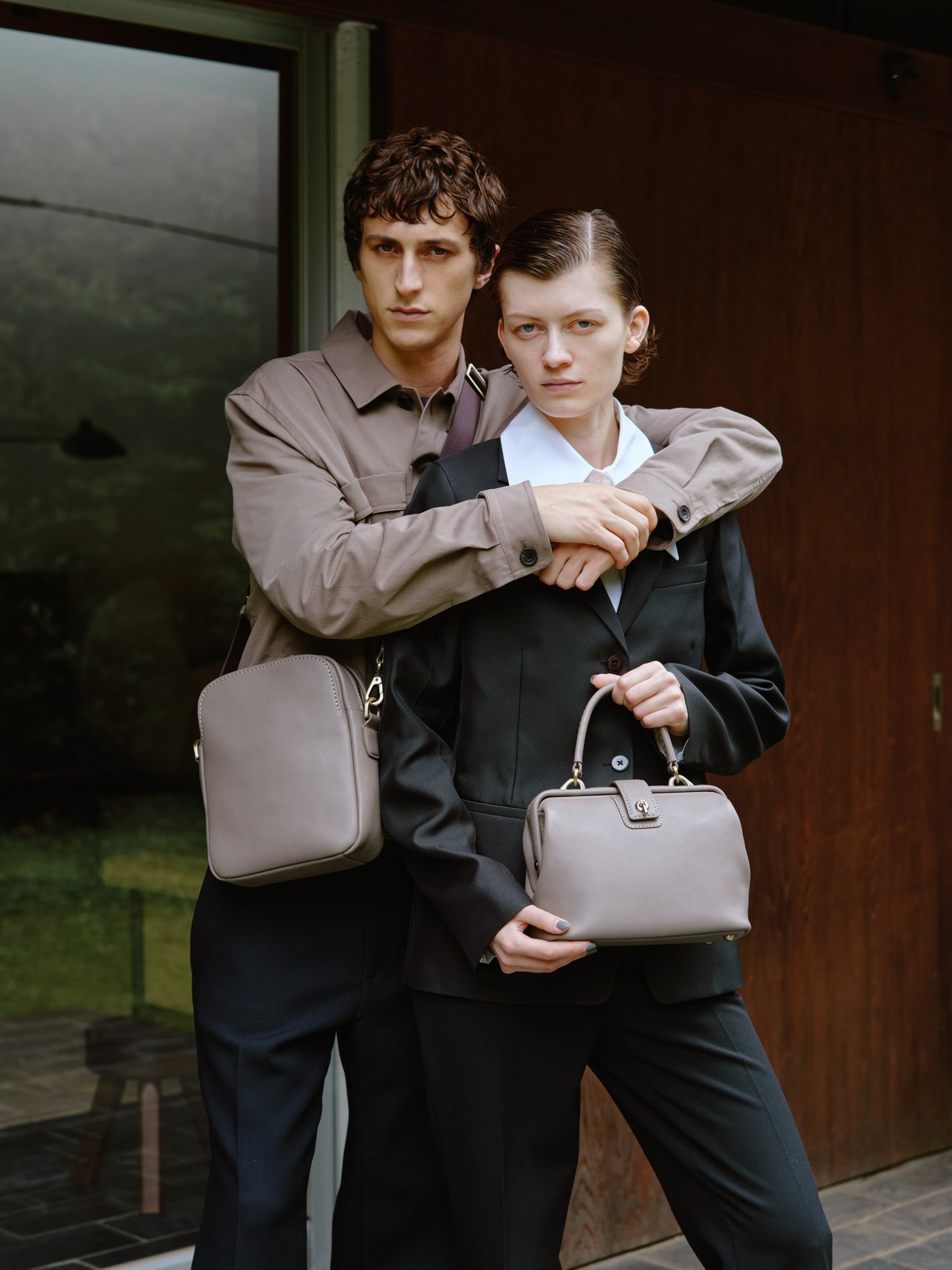 差がつく大人のレザーバッグ】TSUCHIYA KABANの人気シリーズ「トーン