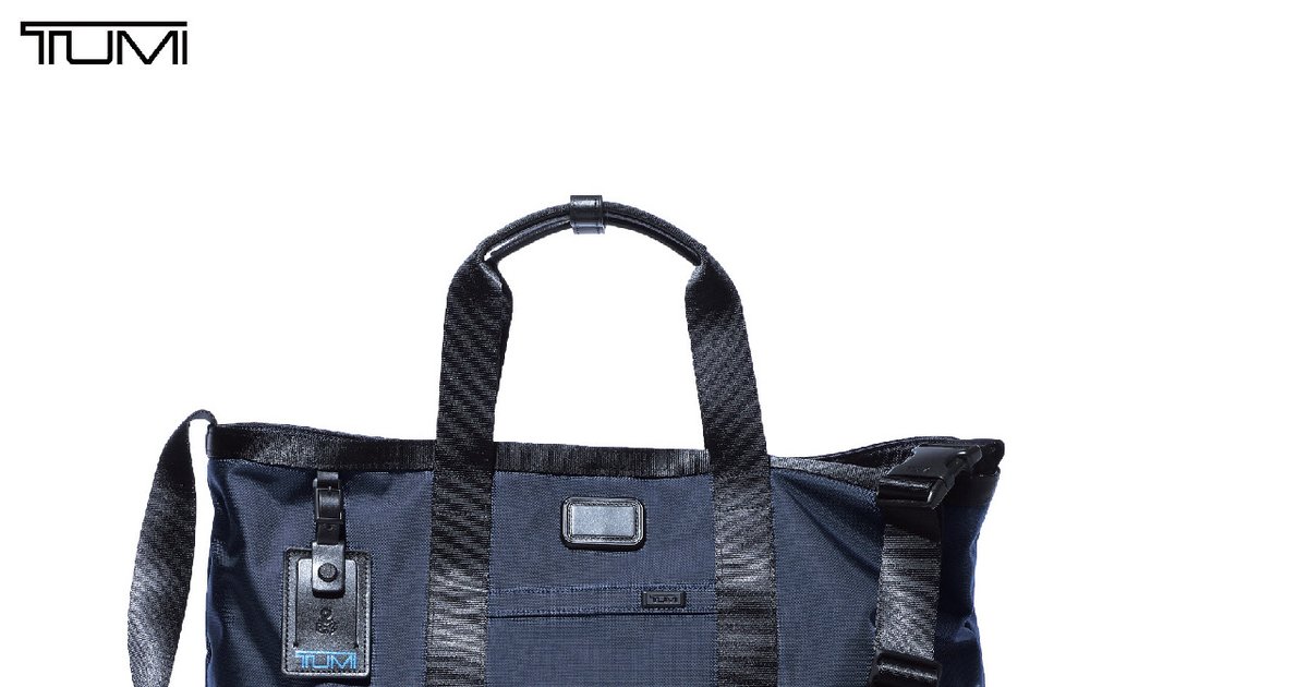 大人のネイビーバッグ】オンもオフも、旅にも。TUMIとソフネットの