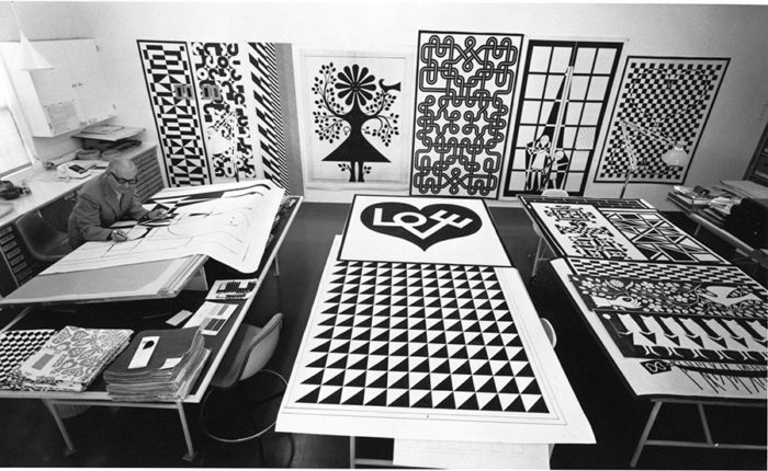 アレキサンダー・ジラードのモダンテキスタイル大胆な色使いと幾何学