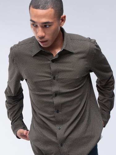 HUGO BOSS (ヒューゴボス) スリムフィット ストライプ柄 ボタンダウン