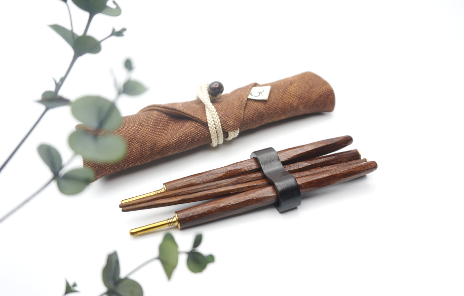 携帯箸「八四郎」┃口に入る箸先には100％天然漆使用-大正十年創業のお