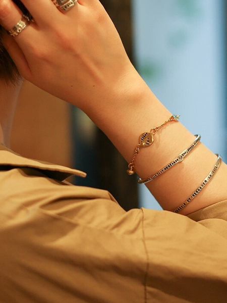 SERGE THORAVAL ／セルジュ トラヴァル】 ブレスレット/バングル 座っ