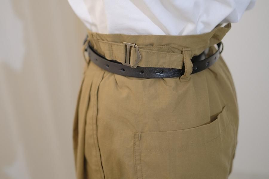 atelier naruse / ギボシロングベルト | 牛革製のスリムなロングベルト