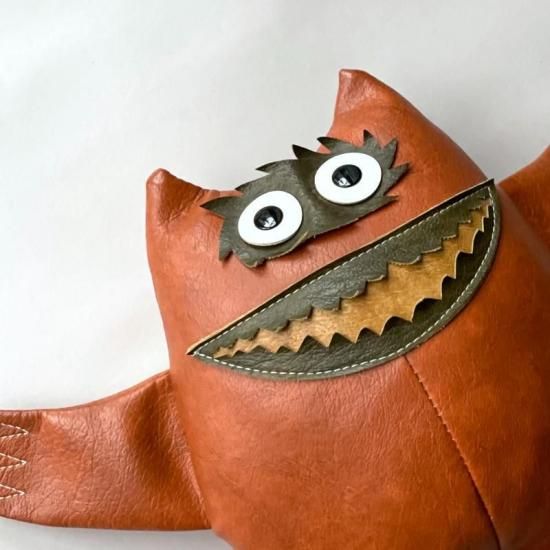 Nauga Monster / Cognac - NICK WHITE