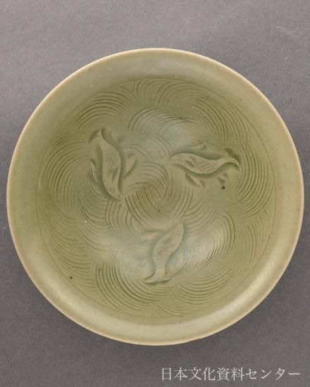 耀州窯青磁の刻花三魚紋碗(北宋の耀州窯)日本文化資料センター