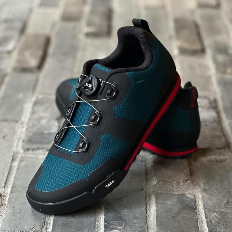 GIRO/ジロ】TRACKER Harbor Blue / Bright Red