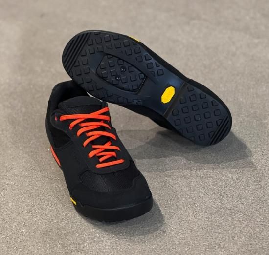 GIRO/ジロ】RUMBLE VR Black / Glowing Red