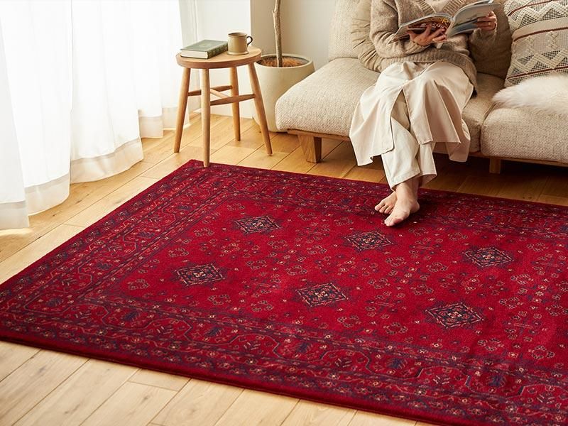 クラシカルな民族柄が、くつろぎの空間を生み出す。トルコ製ウィルトン