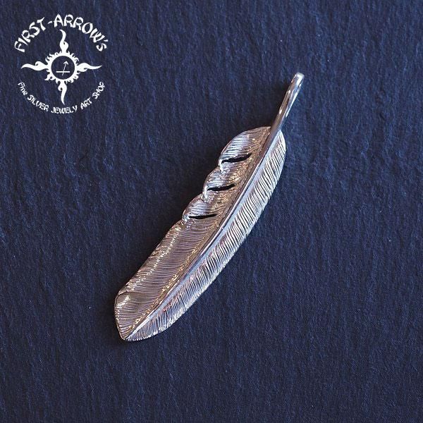 ファーストアローズ フェザー(L) ペンダントトップ P-001L FIRST