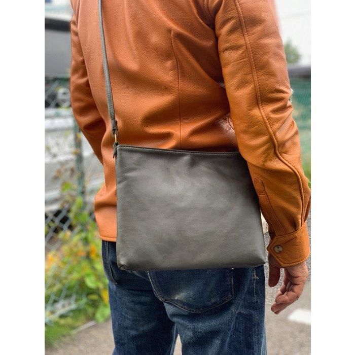 Y'2LEATHER/ワイツーレザー】 レザーサコッシュバッグ BG-18 ーー