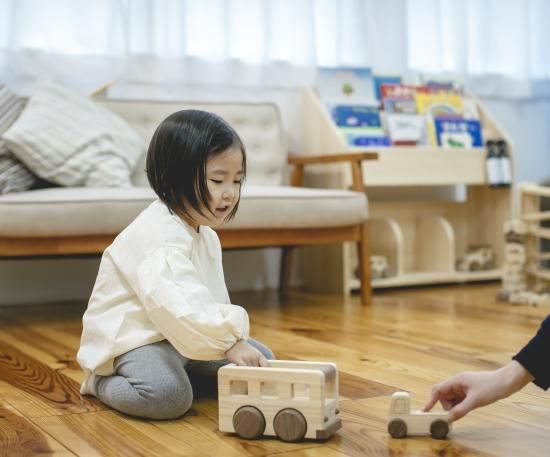 オルゴールバス｜IKONIH（アイコニー）オルゴールが流れる木のおもちゃ