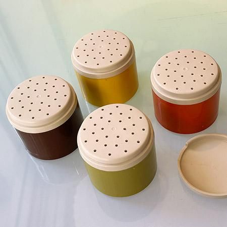 ヴィンテージタッパーウェア スパイスシェイカー（ストッカー）です。