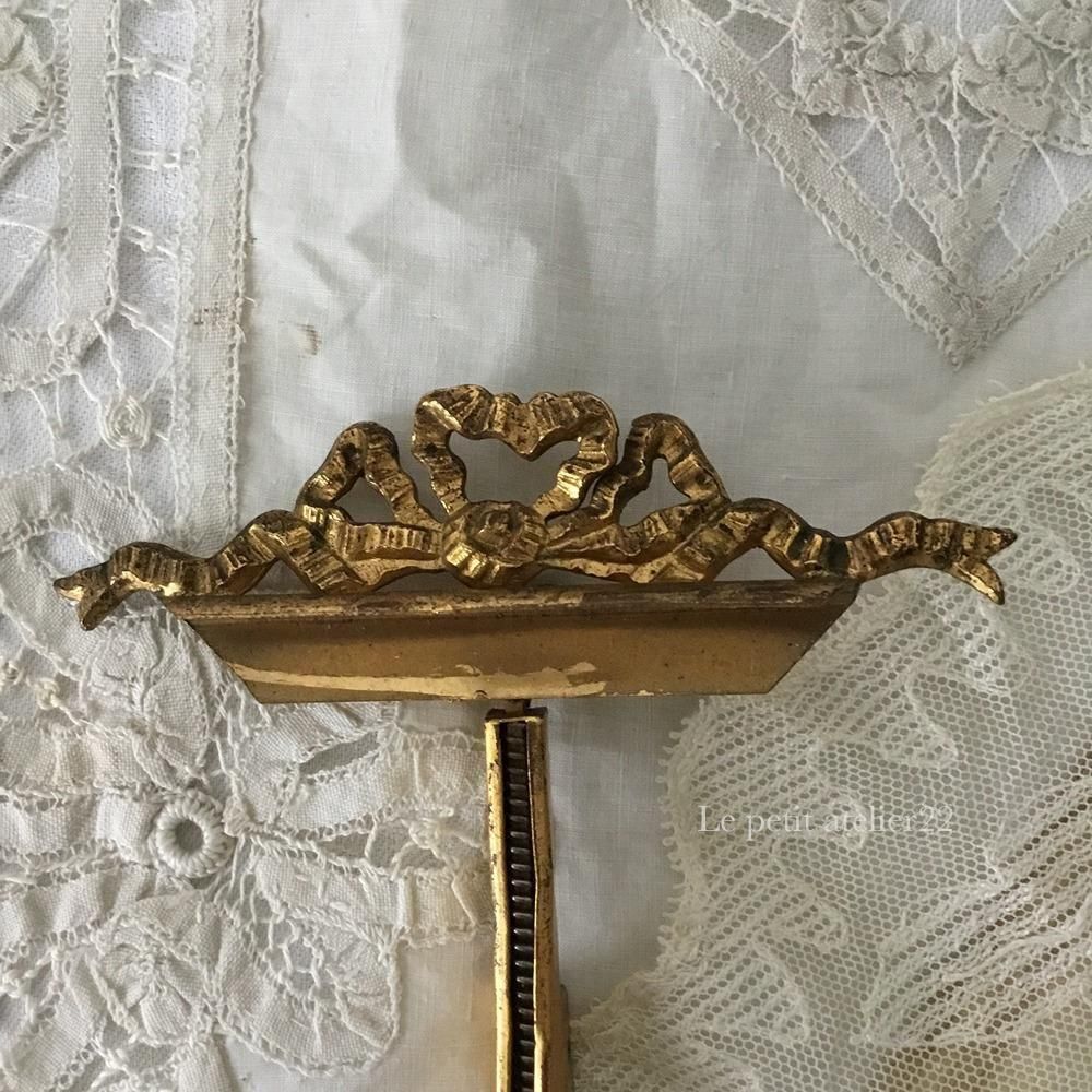 フランス アンティーク 真鍮 リボンのオルモル装飾 フォトスタンド