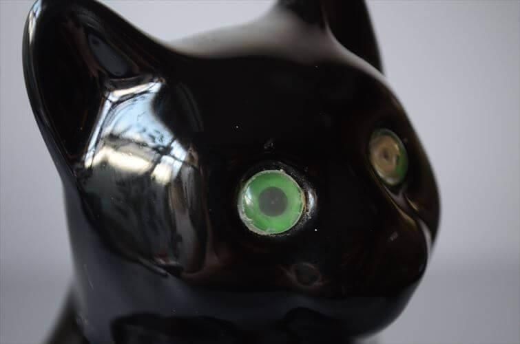 フランス製ヴィンテージ陶器の黒猫オブジェ存在感あり