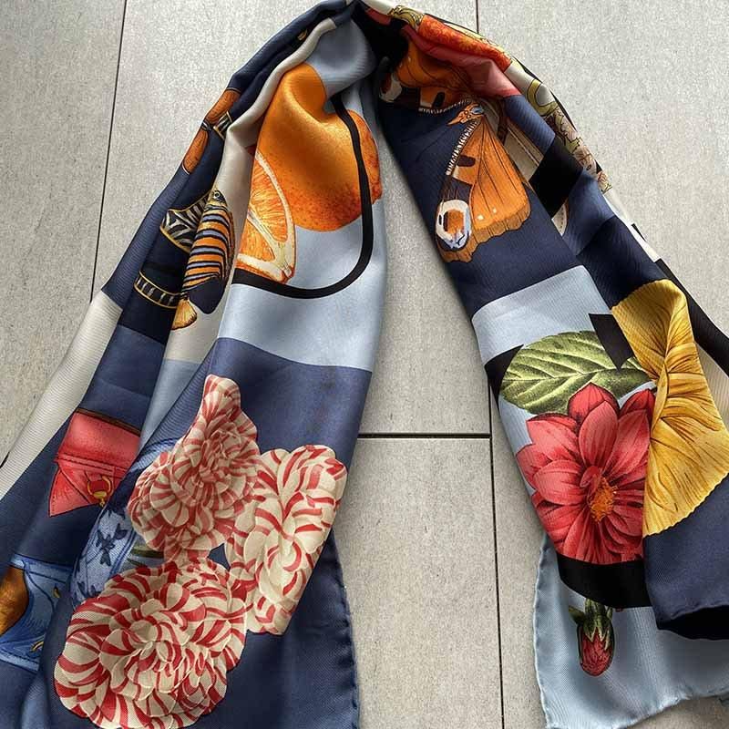 グッチ ヴィンテージ シルクスカーフ ブルーグラデーション