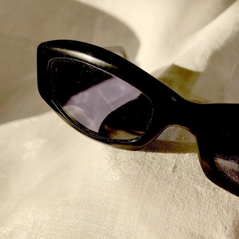 シャネルブラックサングラスレクタングル