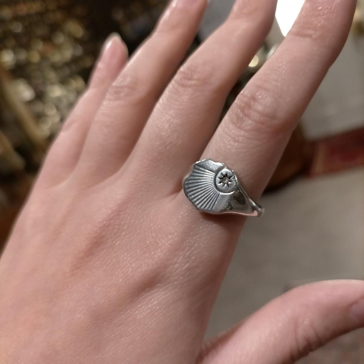 英国製1962年ヴィンテージ スターリングシルバーの存在感あるリング